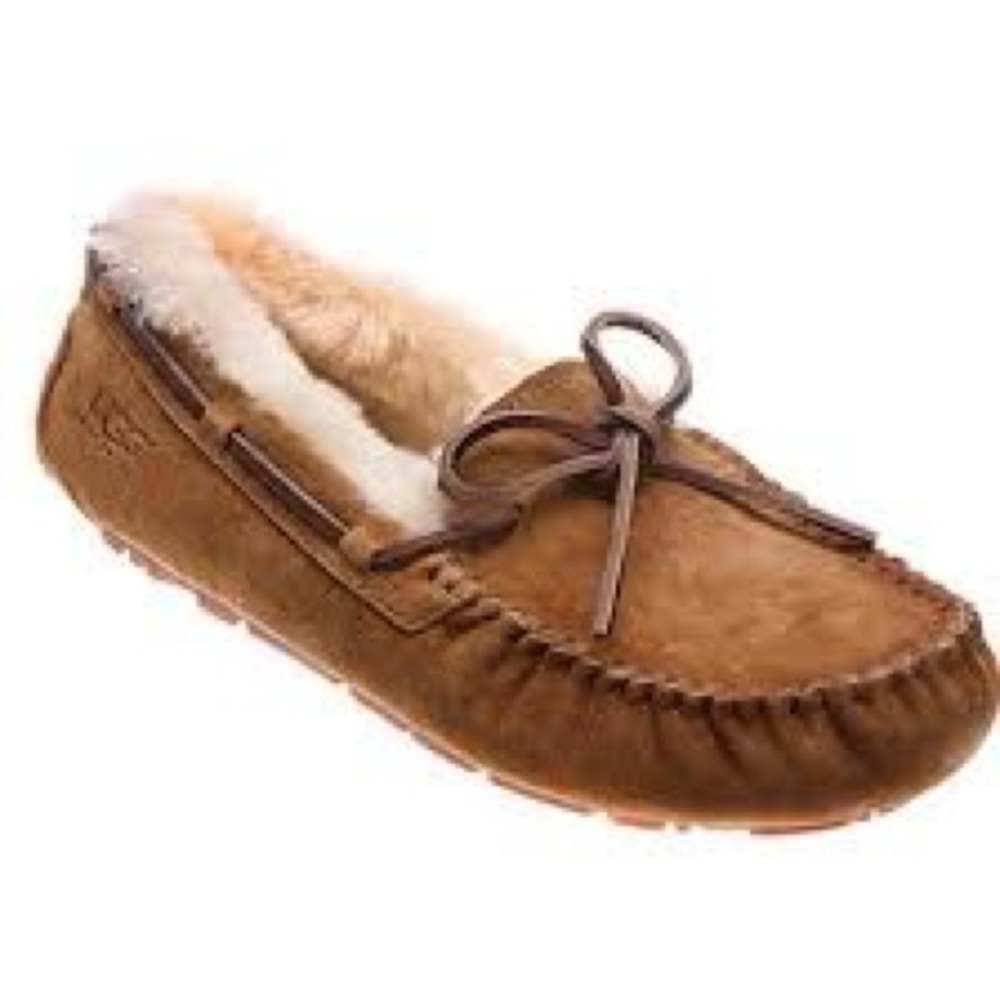 Ugg Dakota slippers like new only worn a couple times.